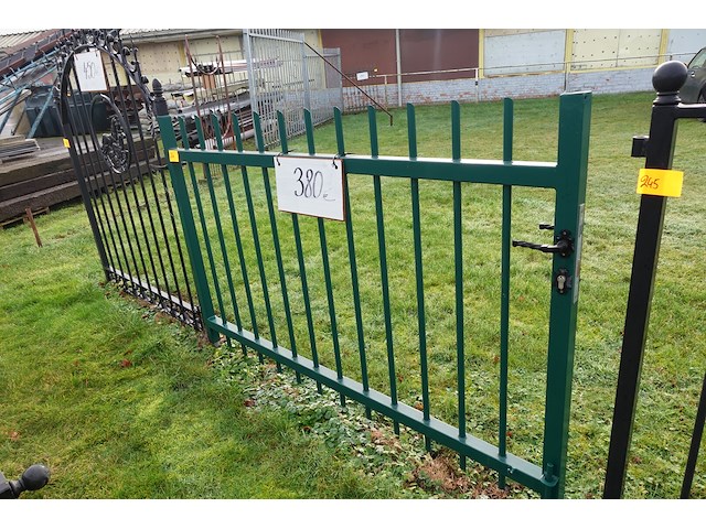 Metalen poort - afbeelding 5 van  5