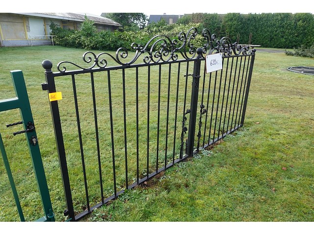 Metalen poort - afbeelding 1 van  7
