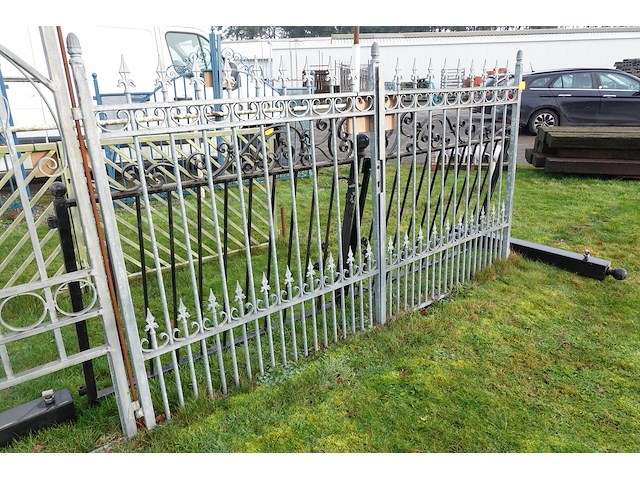 Metalen poort - afbeelding 2 van  5