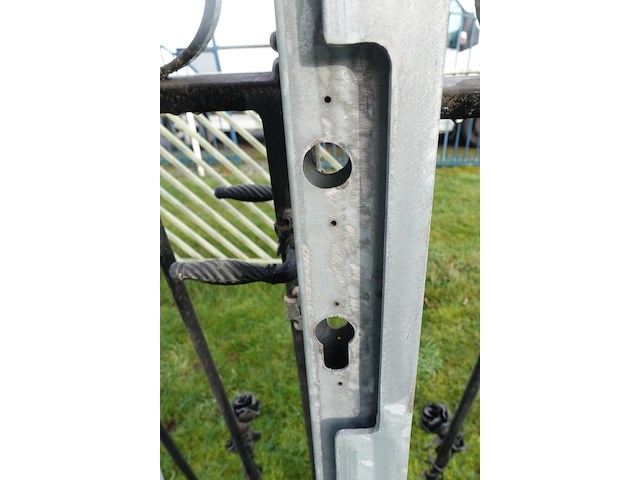 Metalen poort - afbeelding 5 van  5