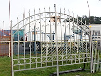 Metalen poort - afbeelding 1 van  4