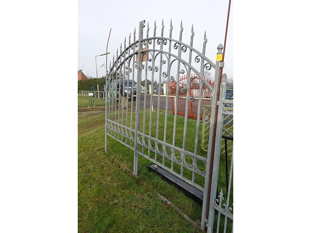 Metalen poort - afbeelding 2 van  4
