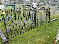 Metalen poort - afbeelding 1 van  4