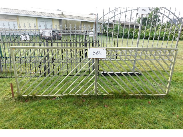 Metalen poort - afbeelding 1 van  3