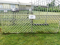 Metalen poort - afbeelding 1 van  3