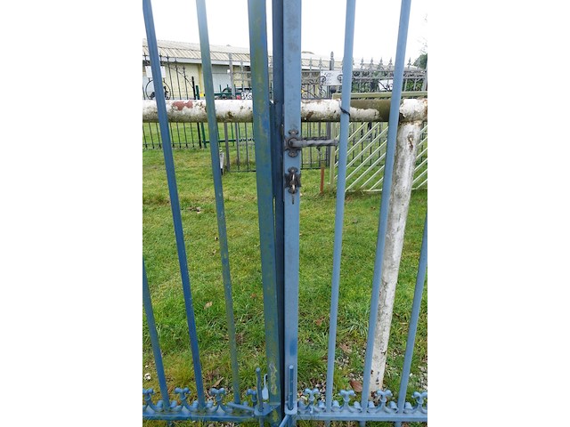 Metalen poort - afbeelding 4 van  4