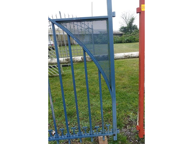 Metalen poort - afbeelding 5 van  5