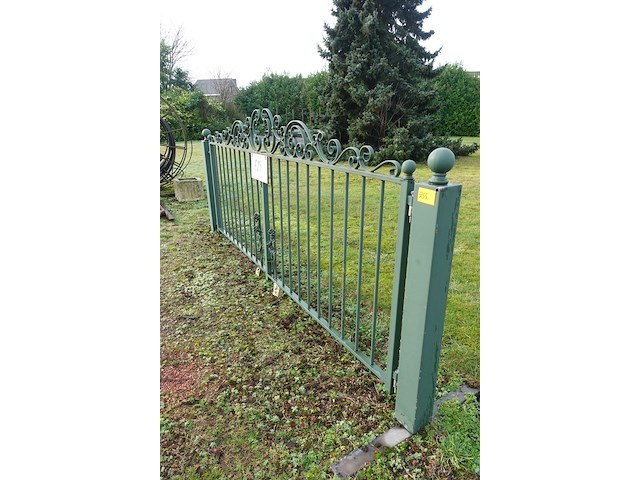 Metalen poort - afbeelding 2 van  3