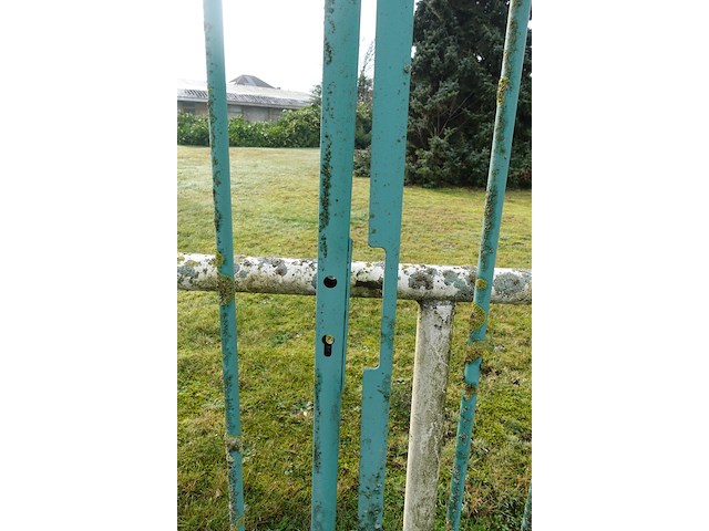 Metalen poort - afbeelding 6 van  6