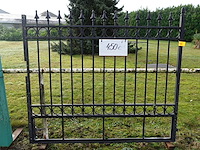 Metalen poort - afbeelding 1 van  3