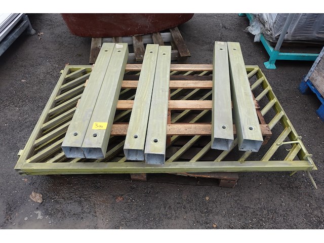 Metalen poort - afbeelding 1 van  2