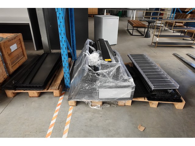 Metalen presentatierek - afbeelding 1 van  4