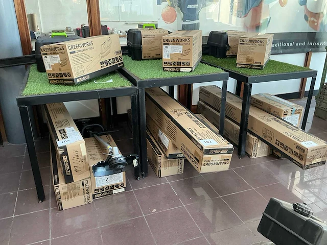 Metalen presentatietafel (12x) - afbeelding 3 van  6