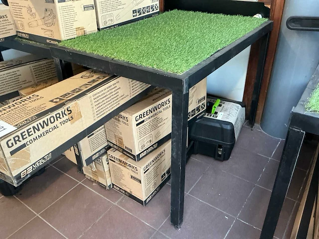 Metalen presentatietafel (12x) - afbeelding 1 van  6