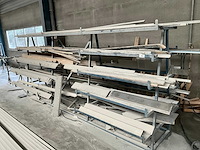 Metalen profielenrek met inhoud - afbeelding 1 van  6