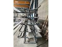 Metalen profielenrek met inhoud - afbeelding 2 van  6