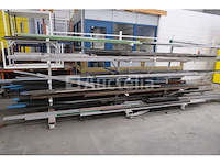 Metalen profielrek met inhoud - afbeelding 1 van  11