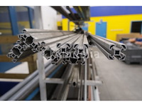 Metalen profielrek met inhoud - afbeelding 8 van  11