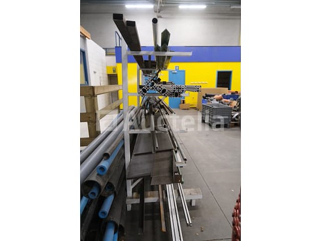 Metalen profielrek met inhoud - afbeelding 9 van  11