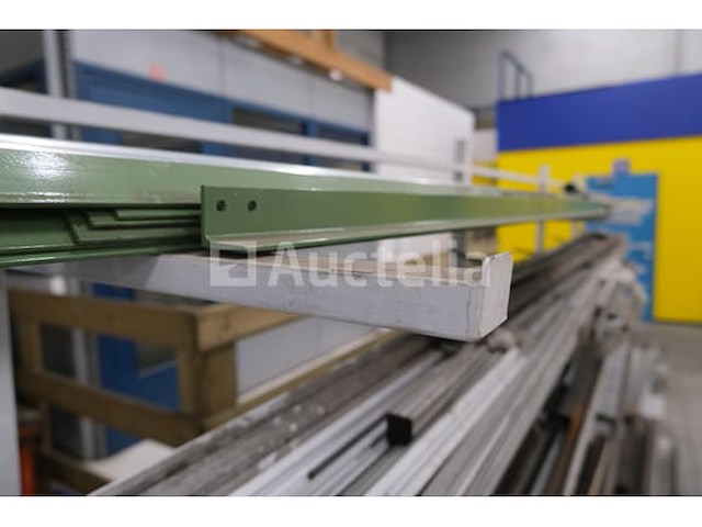 Metalen profielrek met inhoud - afbeelding 11 van  11