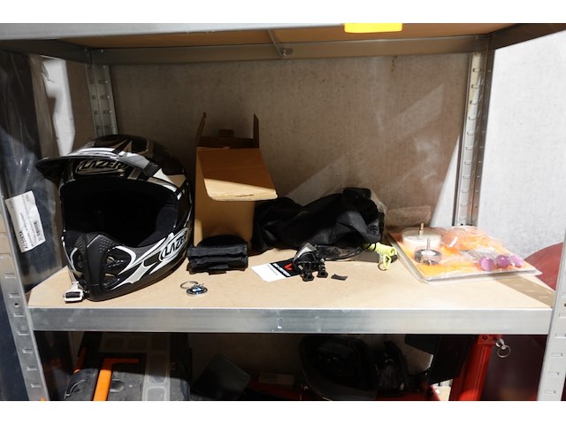 Metalen rek + inhoud - afbeelding 3 van  6