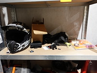 Metalen rek + inhoud - afbeelding 3 van  6