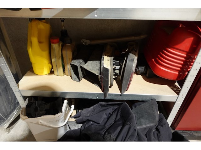 Metalen rek + inhoud - afbeelding 5 van  6