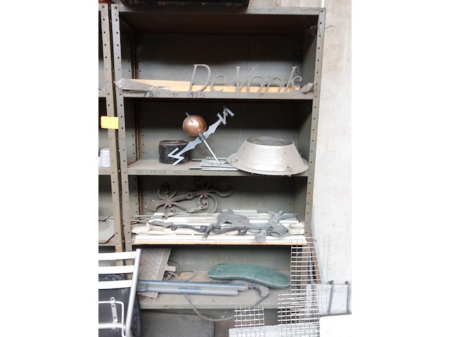 Metalen rek + inhoud - afbeelding 5 van  7