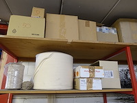 Metalen rek + inhoud - afbeelding 2 van  7