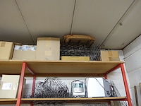 Metalen rek + inhoud - afbeelding 5 van  7