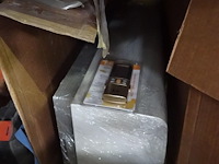 Metalen rek + inhoud - afbeelding 6 van  6