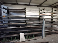 Metalen rek met 4 staanders