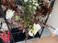 Metalen rek met decoratie - afbeelding 12 van  13