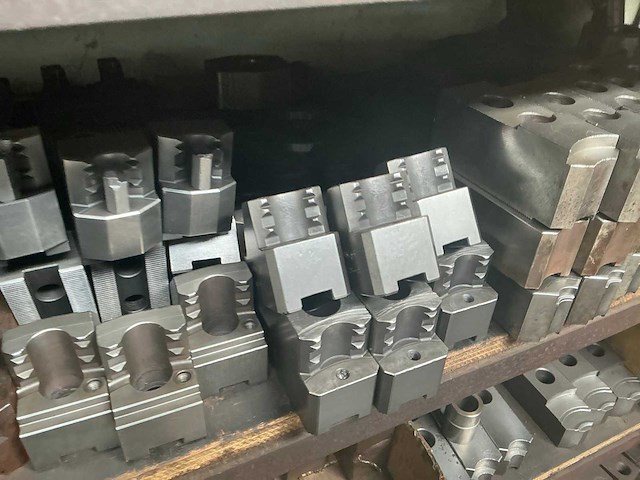 Metalen rek met grote partij tools (3x) - afbeelding 7 van  32