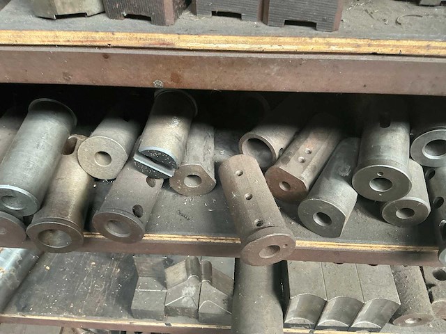 Metalen rek met grote partij tools (3x) - afbeelding 6 van  20