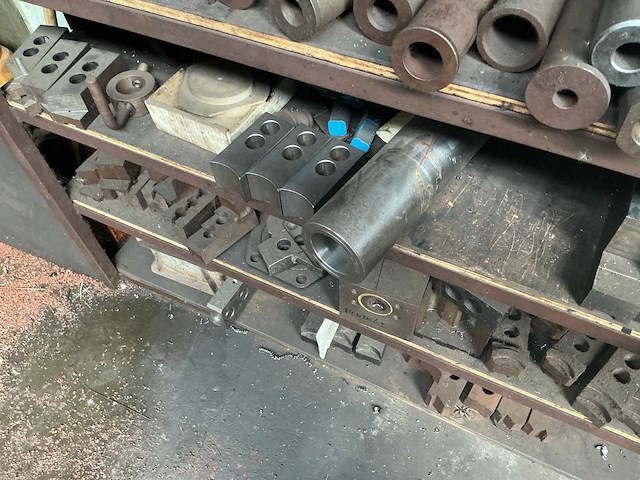 Metalen rek met grote partij tools (3x) - afbeelding 8 van  20
