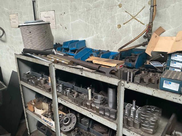 Metalen rek met grote partij tools (3x) - afbeelding 16 van  20