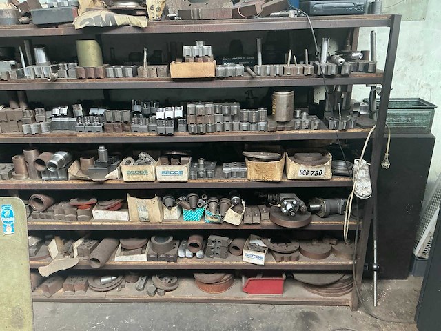 Metalen rek met grote partij tools (3x) - afbeelding 14 van  20