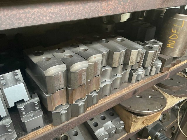 Metalen rek met grote partij tools (3x) - afbeelding 8 van  32