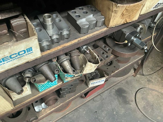 Metalen rek met grote partij tools (3x) - afbeelding 9 van  32