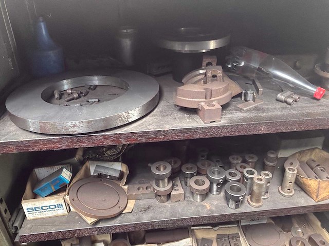 Metalen rek met grote partij tools (3x) - afbeelding 31 van  32
