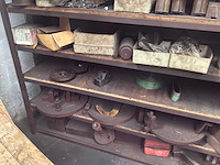 Metalen rek met grote partij tools - afbeelding 3 van  7