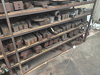 Metalen rek met grote partij tools - afbeelding 7 van  7