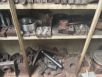Metalen rek met grote partij tools - afbeelding 6 van  7