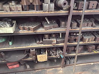 Metalen rek met grote partij tools - afbeelding 5 van  7