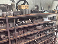 Metalen rek met grote partij tools - afbeelding 6 van  7