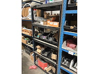 Metalen rek met inhoud (2x) - afbeelding 3 van  3