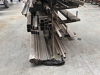 Metalen rek met inhoud (8 niveaus) - afbeelding 3 van  7