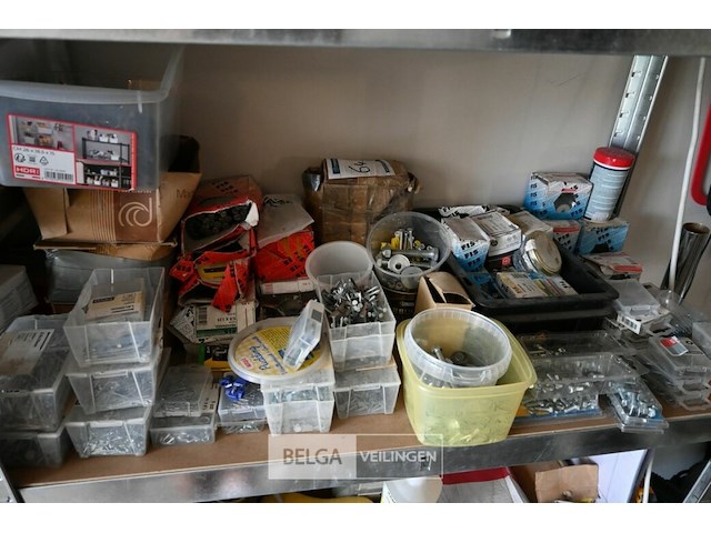 Metalen rek met inhoud - afbeelding 3 van  5