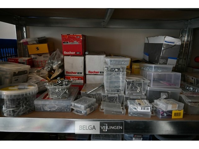 Metalen rek met inhoud - afbeelding 2 van  5
